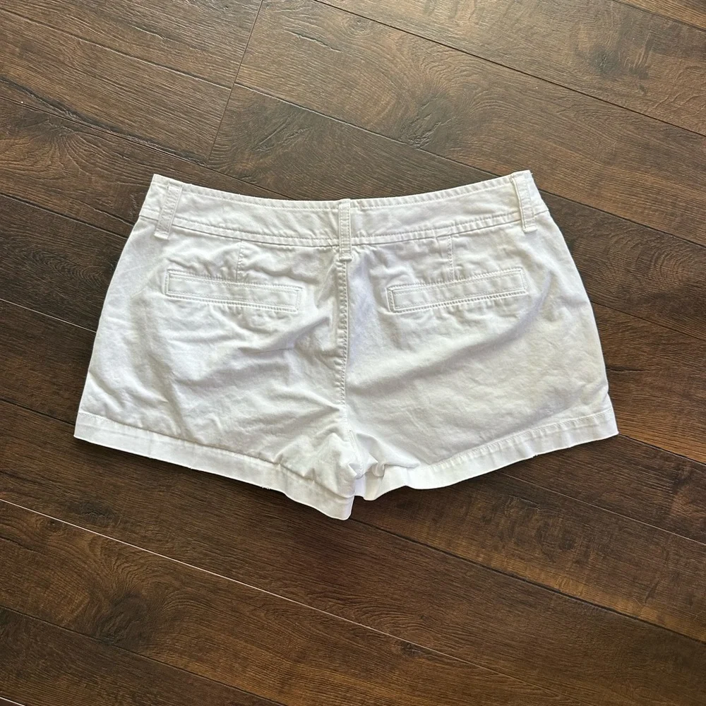 Old Navy White Shorts - Picture 2 of 3